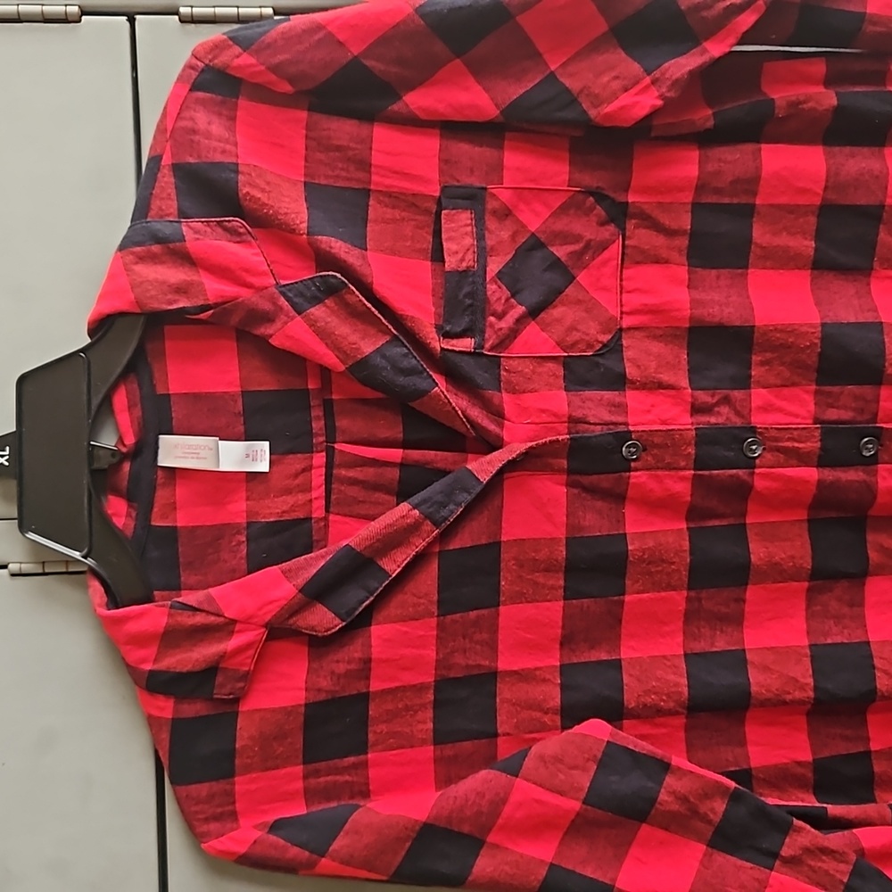 Ladies red & black Buffalo plaid flannel sleep shirt gown - Picture 3 of 5